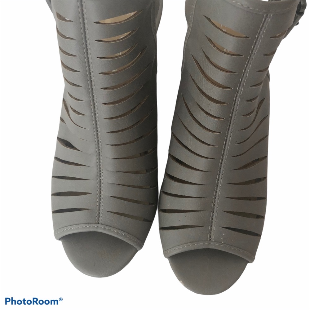 Chinese Laundry heeled sandals - Picture 11 of 14